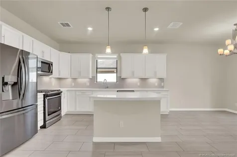 466 SE Vallarta Drive Port St Lucie FL 34984