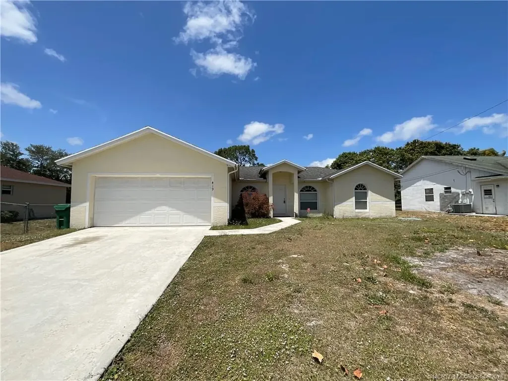 419 SW Meadow Terrace Port St Lucie FL 34984