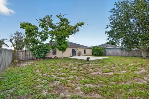 922 SW Haleyberry Avenue Port St Lucie FL 34953