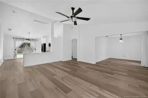 922 SW Haleyberry Avenue Port St Lucie FL 34953
