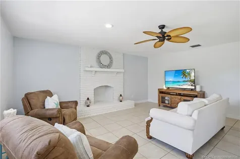 1007 SE Euclid Lane Fort Pierce FL 34983