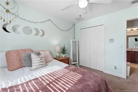 5935 SE Crooked Oak Avenue Hobe Sound FL 33455
