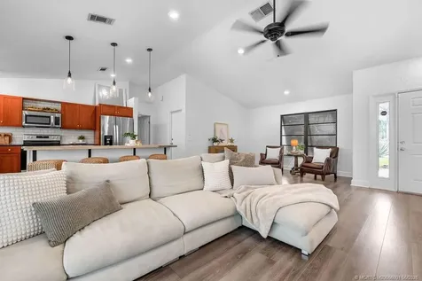 5068 SE Major Way Stuart FL 34997