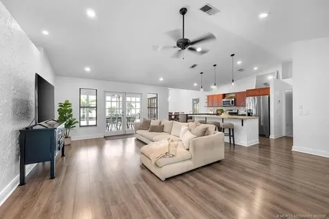 5068 SE Major Way Stuart FL 34997