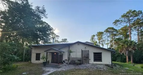 9100 SW Moss Avenue Indiantown FL 34956