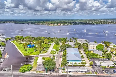 412 SW Akron Avenue Stuart FL 34994