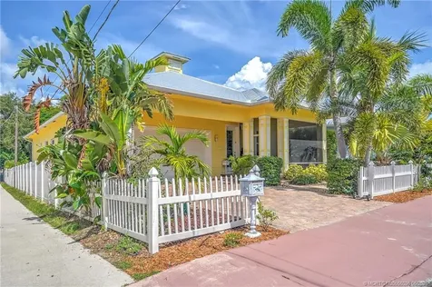 412 SW Akron Avenue Stuart FL 34994