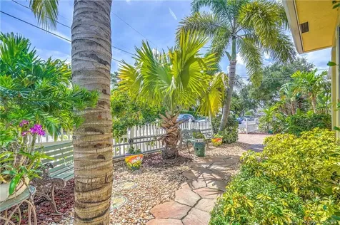 412 SW Akron Avenue Stuart FL 34994
