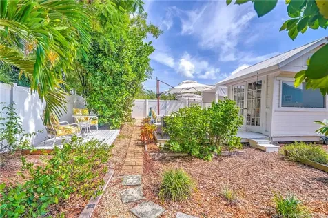 412 SW Akron Avenue Stuart FL 34994