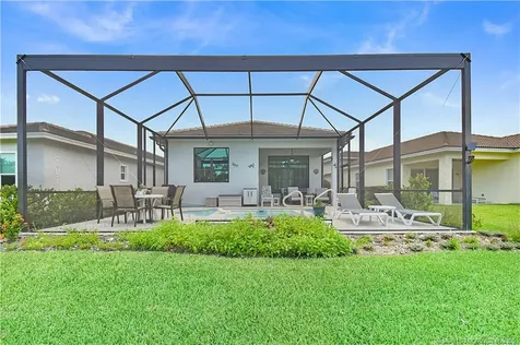 208 SE Via Tirso Port St Lucie FL 34952