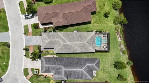 208 SE Via Tirso Port St Lucie FL 34952