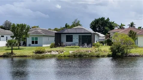 208 SE Via Tirso Port St Lucie FL 34952