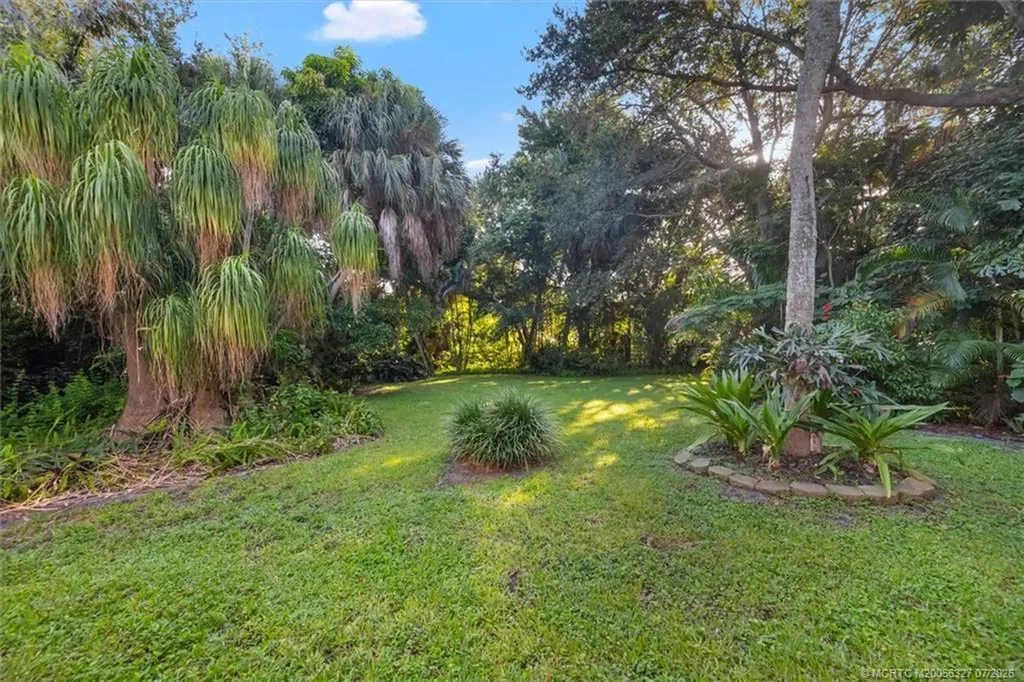 22 N Via Lucindia Sewalls Point FL 34996