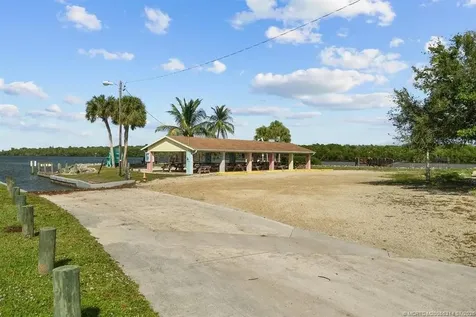 5216 SE Orange Street Stuart FL 34997