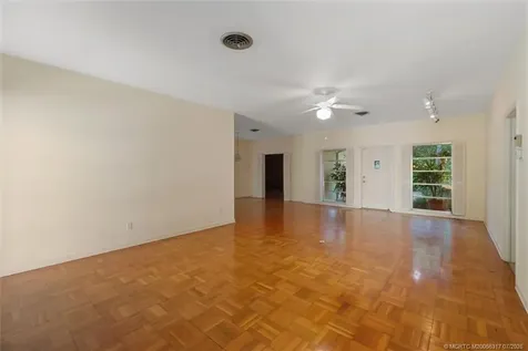 24 N Via Lucindia Sewalls Point FL 34996