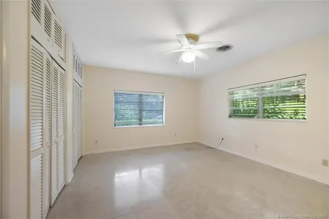 24 N Via Lucindia Sewalls Point FL 34996