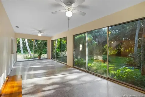 24 N Via Lucindia Sewalls Point FL 34996