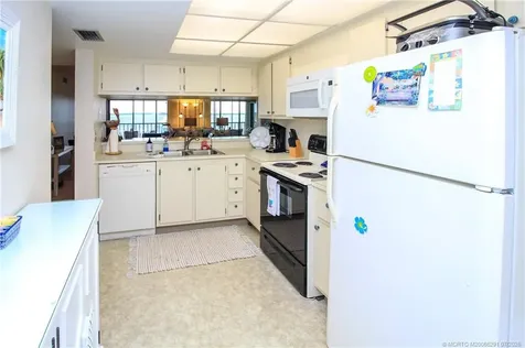 4540 NE Sandpebble Trace Stuart FL 34996