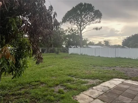 450 SW Belmont Circle Port St Lucie FL 34953