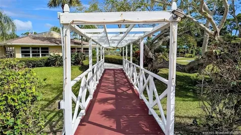2950 SE Ocean Boulevard Stuart FL 34996
