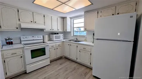 2950 SE Ocean Boulevard Stuart FL 34996