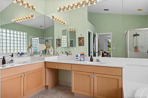 1618 SE Shelburnie Way Port St Lucie FL 34952