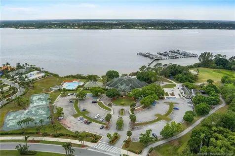 1618 SE Shelburnie Way Port St Lucie FL 34952