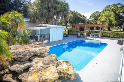 2083 NW 42nd Avenue Okeechobee FL 34972