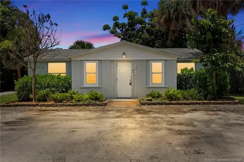 3915 SE Salerno Road Stuart FL 34997