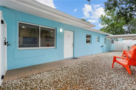 657 SW Cleveland Avenue Stuart FL 34994