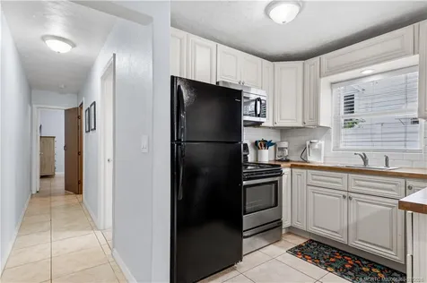 657 SW Cleveland Avenue Stuart FL 34994