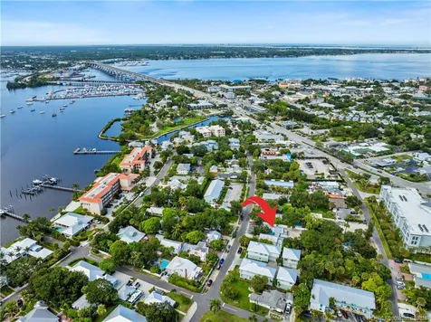 657 SW Cleveland Avenue Stuart FL 34994