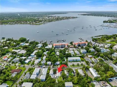 657 SW Cleveland Avenue Stuart FL 34994