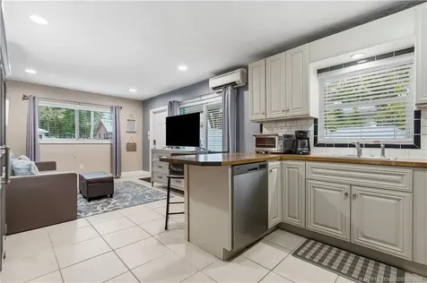 657 SW Cleveland Avenue Stuart FL 34994