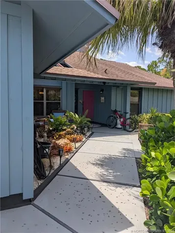 7874 SE Lexington Avenue Hobe Sound FL 33455