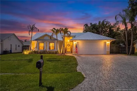 2326 SE Luau Avenue Port St Lucie FL 34952