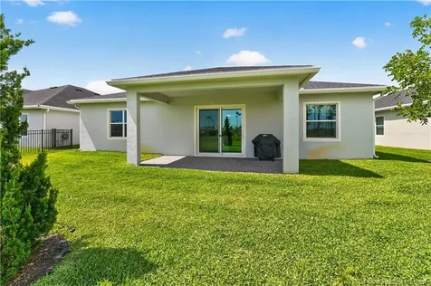 1337 SE Crosswood Way Port St Lucie FL 34984