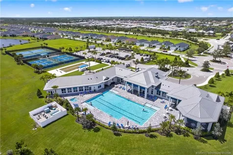 1337 SE Crosswood Way Port St Lucie FL 34984