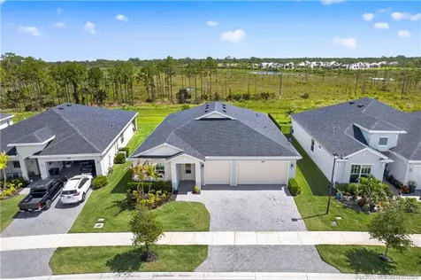 1337 SE Crosswood Way Port St Lucie FL 34984