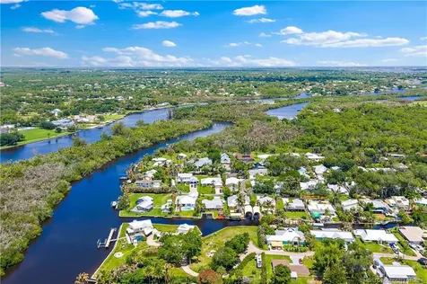 715 SW Rustic Circle Stuart FL 34997