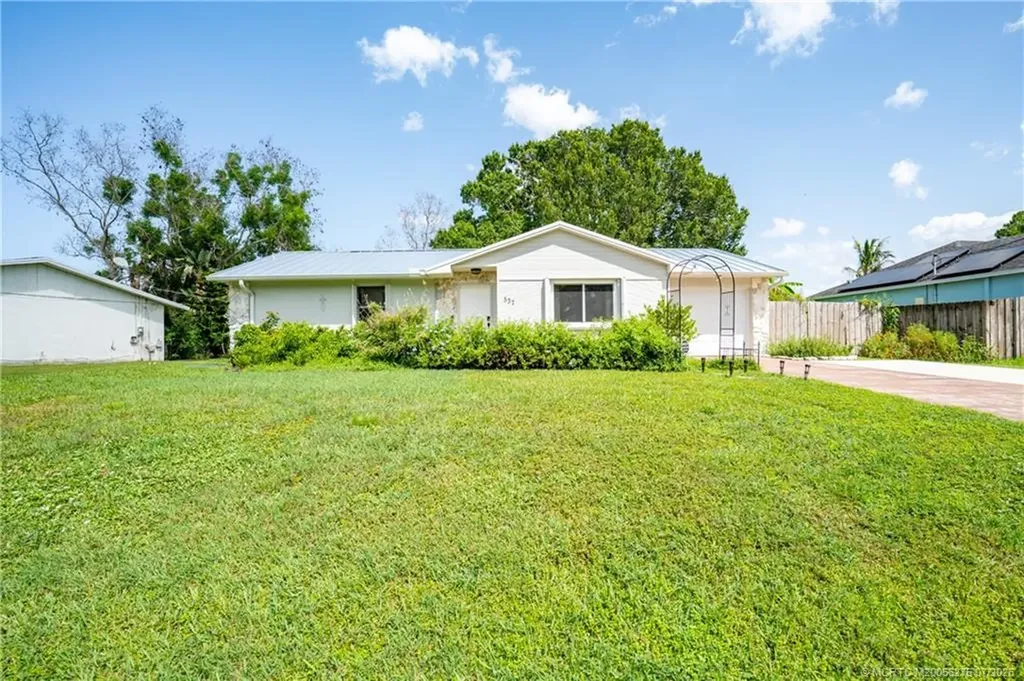 537 NW Sagamore Terrace Port St Lucie FL 34983
