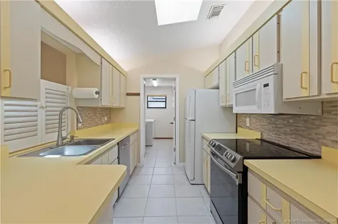 537 NW Sagamore Terrace Port St Lucie FL 34983