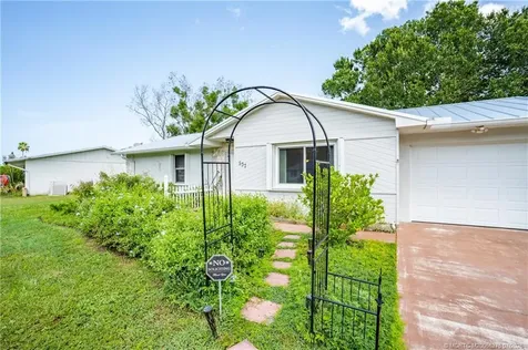 537 NW Sagamore Terrace Port St Lucie FL 34983