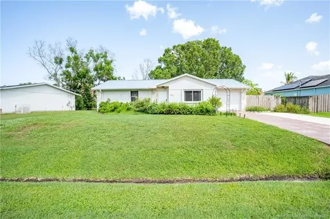 537 NW Sagamore Terrace Port St Lucie FL 34983