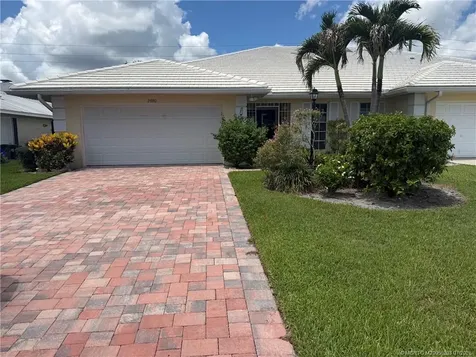 2880 SE Fairway W Stuart FL 34997