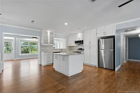 864 SE Degan Drive Port St Lucie FL 34983