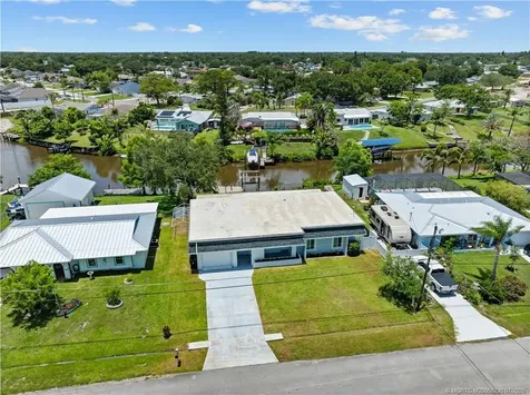 864 SE Degan Drive Port St Lucie FL 34983