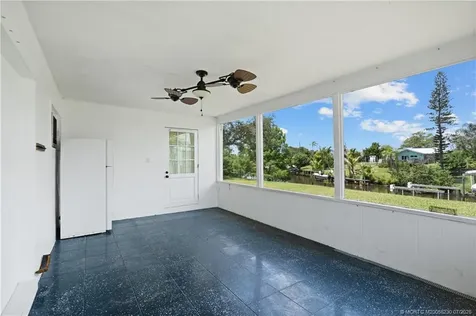 864 SE Degan Drive Port St Lucie FL 34983