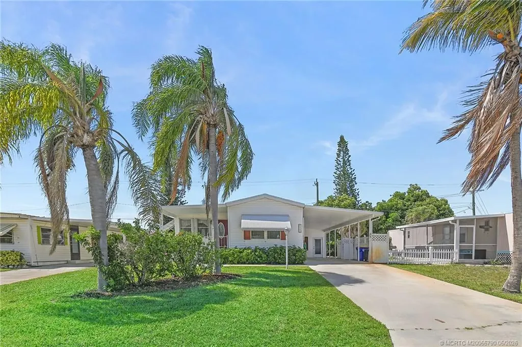 7149 SE Ridgeway Terrace Hobe Sound FL 33455