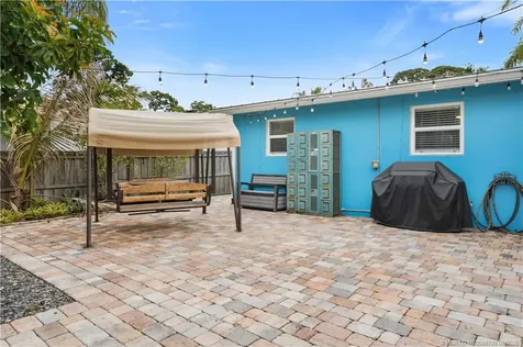 1001 SE 16th Court Stuart FL 34996